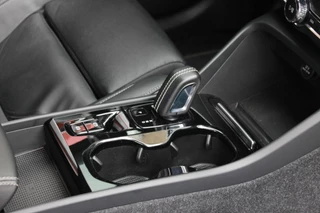 Volvo XC40 Volvo XC40 T4 Recharge R-Design | Parkeercamera | Stoelverwarming | Leder | Electr. Stoelen | Glossy Black | Keyless - afbeelding nr 32
