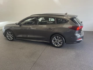 Ford Focus Ford Focus Wagon 1.0 EcoBoost Hybrid ST Line Navigatie Climate Control Led Dab Camera Parkeer sensoren Cruise Control Lichtmetalen velgen - afbeelding nr 4