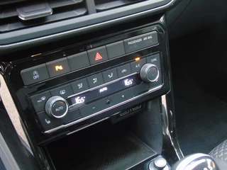 Volkswagen T-Cross Volkswagen T-Cross 1.0 TSI United Edition - 2020 - 32DKM - Navigatie - PDC - Cruise - afbeelding nr 26