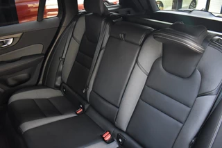 Volvo V60 Volvo V60 T6 350pk AWD Plus Dark | 19'' | Trekhaak | Harman/Kardon | 360 - afbeelding nr 9