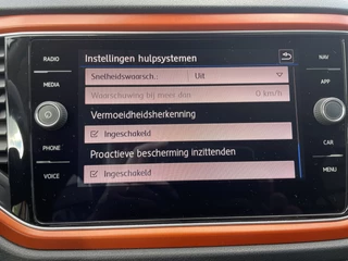 Volkswagen T-Roc Navigatie Camera Virtual Cockpit Clima ACC Extra Getint Glas 17 Inch velgen Mirror LInk Carplay Android Auto DAB 1e Eigenaar NL Auto - afbeelding nr 38