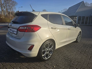Ford Fiesta Ford Fiesta 1.0 EcoBoost Hybrid ST-Line X | Adaptive cruise control | Winter Pack | Dodehoeksensoren | Full-LED koplampen | Achteruitrijcamera | Draadloze telefoonlader | Privacy glass - afbeelding nr 4