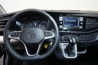 Volkswagen Transporter Volkswagen Transporter 2.0 TDI L2H1 28 Dubbele Cabine Highline Airco | Cruise Control adaptief | PDCVA | 17