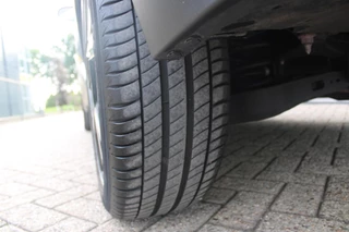Toyota C-HR Toyota C-HR 1.8 Hybrid Dynamic 1e Eigenaar NL Auto | Parkeersensoren | Full Led. - afbeelding nr 45