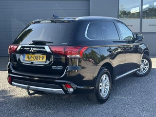 Mitsubishi Outlander Mitsubishi Outlander 2.0 PHEV Business Edition 2e Eigenaar,Navi,Camera,Trekhaak,Leder,Clima,Cruise,Apk tot 01-2026 - afbeelding nr 2