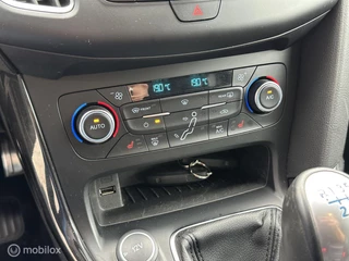 Ford Focus Ford Focus Wagon 1.5 Red Edition | CRUISE | CLIMA | TREKHAAK | - afbeelding nr 17