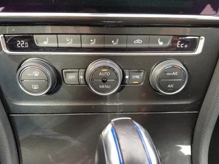 Volkswagen e-Golf Volkswagen e-Golf Automaat 136pk  | Navigatie | Climate Control | Virtuele Cockpit | Camera | Keyless | Stoelverwarming | Parkeer Sensoren | Cruise Control Adaptive | Lichtmetalen velgen 17