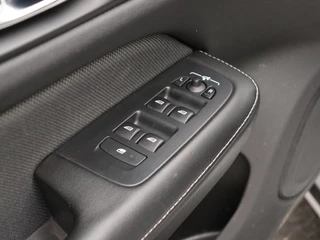 Volvo V60 Volvo V60 B4 AUT(8) R-DESIGN SCHUIFDAK HARMAN KARDON 19INCH TREKHAAK KEYLE - afbeelding nr 12