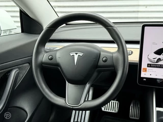 Tesla Model 3 Tesla Model 3 Standard RWD Plus 60 kWh Trekhaak Panoramadak Zwart Leder 18