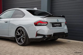 BMW 2 Serie BMW 2-serie Coupé M240i xDrive | Schuifdak | M-sportstoelen | M Perf | HUD | Active cruise | Eibach | Rijdersauto Edition - afbeelding nr 17