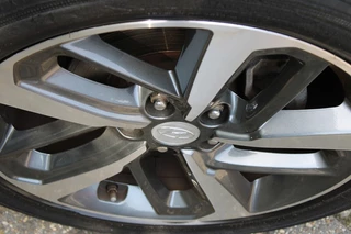 Hyundai Kona Hyundai Kona 1.0T Premium Navi/Leder/Wint/Cam/Pdc/Cool/18