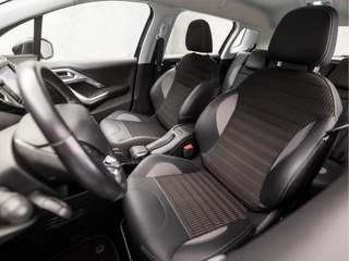 Peugeot 2008 Automaat (APPLE CARPLAY, NAVIGATIE, CLIMATE, LEDER, CRUISE, SPORTSTOELEN, PARKEERSENSOREN, CRUISE, NIEUWE APK, NIEUWSTAAT) - afbeelding nr 13