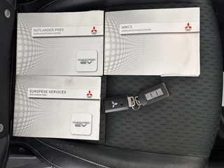 Mitsubishi Outlander Aut. *NAVI-FULLMAP | LEATHER-FABRIC | COMFORT-SEATS | CAMERA | ECC | KEYLESS | SHIFT-PADDLES | TOWBAR | 16
