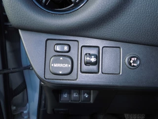 Toyota Yaris Toyota Yaris 1.5 Hybrid Dynamic Automaat two-tone-camera-pdc - afbeelding nr 23