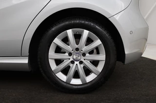 Mercedes-Benz A-Klasse Mercedes-Benz A-klasse 180 Ambition | Stoelverwarming | Full LED |  Sportstoelen | Navigatie | Half leder | Park Assist | Cruise control | Airco | Bluetooth - afbeelding nr 29
