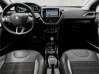 Peugeot 2008 Vol Automaat (PANORAMADAK, APPLE CARPLAY, NAVIGATIE, CAMERA, LEDER, STOELVERWARMING, SPORTSTOELEN, XENON, CLIMATE, CRUISE, NIEUWSTAAT) - afbeelding nr 6