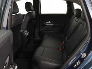 Mercedes-Benz B-Klasse Mercedes-Benz B-klasse 180 Business Solution Luxury | Leder | Trekhaak |  Stoelverwarming | Camera | Navigatie | Full LED | Park Assist | Sfeerverlichting | Widescreen - afbeelding nr 7