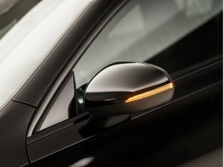 Mercedes-Benz A-Klasse Automaat (APPLE CARPLAY, GROOT NAVI, SFEERVERLICHTING, CAMERA, LEDER/ALCANTARA, SPORTSTOELEN, STOELVERWARMING, GETINT GLAS, WIDESCREEN, NIEUWE APK, NIEUWSTAAT) - afbeelding nr 31