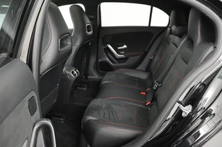 Mercedes-Benz A-Klasse Mercedes-Benz A-klasse 200 AMG | Panoramadak | Carplay |  Stoelverwarming | Keyless | Leder/Alcantara | Camera | Sfeerverlichting | Widescreen | Full LED - afbeelding nr 6