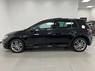Volkswagen Golf - 467211630-0