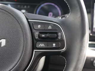 Kia e-Niro Kia e-Niro ExecutiveLine 64 kWh I 3-Fase I Schuifdak I Leder I JBL - afbeelding nr 16