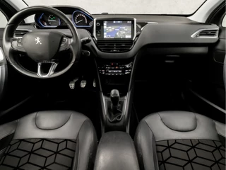 Peugeot 208 Peugeot 208 1.2 PureTech Sport (PANORAMADAK, APPLE CARPLAY, GROOT NAVI, CAMERA, CLIMATE, SPORTSTOELEN, GETINT GLAS, CRUISE, NIEUWSTAAT) - afbeelding nr 6