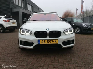 BMW 1 Serie BMW 1-serie 118d Executive 19