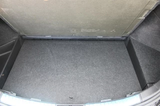 Toyota Auris Toyota Auris Touring Sports 1.8 Hybrid Lease pro | Beige Leer | Panoramadak | Full Led | Parkeersensoren. - afbeelding nr 17