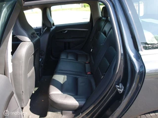 Volvo V70 Volvo V70 2.4 D5 215 Schuifdak Leer Xenon Clima Elec stoel Pdc V+A - afbeelding nr 10