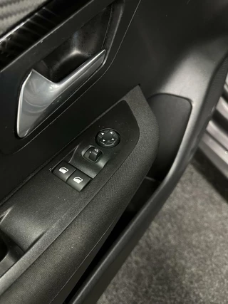 Peugeot 208 Peugeot 208 1.2 PureTech Allure Pack NAVI CARPLAY CRUISE - afbeelding nr 15