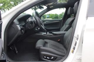 BMW 5 Serie BMW 5 Serie Touring 530e Business Ed. M Sport / Trekhaak / Panoramadak / Head-up / 19'' / Laser LED / Sfeerverlichting / Leder / Safety-pack / Stuurverwarming / Cruise Control - afbeelding nr 10
