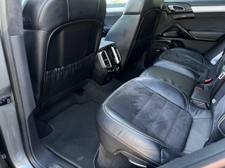 Porsche Cayenne Porsche Cayenne 3.6 GTS | Panoramadak | Bose | Sportchrono | Navi | Camera | Stoelverwarming Voor/Achter | Verwarmd Stuurwiel | LED | - afbeelding nr 44