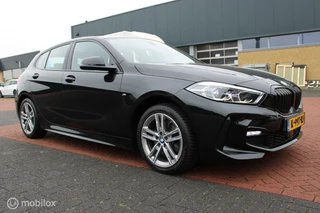 BMW 1 Serie BMW 1-serie 118i M Sport High Executive, Sportstoelen, Carplay, Pdc voor + achter, Stoelverwarming, Cruise, Clima. - afbeelding nr 12