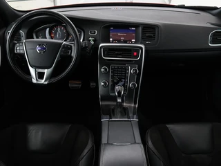 Volvo V60 Volvo V60 2.0 T4 Sport | Stoelverwarming | Trekhaak |  Xenon | Navigatie | Leder/Alcantara | PDC | Climate control | Cruise control | Bluetooth - afbeelding nr 8