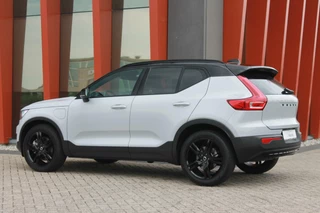 Volvo XC40 Volvo XC40 T4 Recharge R-Design | Parkeercamera | Stoelverwarming | Leder | Electr. Stoelen | Glossy Black | Keyless - afbeelding nr 3