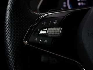 Škoda Octavia Skoda Octavia 1.4 TSI RS iV PHEV Business | Panoramadak |  Leder/Alcantara | Adaptive cruise | Massage | Camera | Side Assist | Matrix LED | Carplay | Memory | Navigatie - afbeelding nr 24