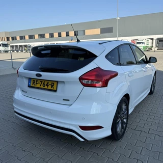 Ford Focus Ford Focus 1.0 ST-Line | PDC | Sport Uitvoering ! - afbeelding nr 4