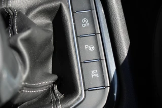 Volkswagen Tiguan Volkswagen Tiguan 1.5 TSI R-Line DSG Virtual/Navi/Leer/360view 