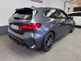 BMW 1 Serie BMW 1 Serie M135I X-Drive High Executive 306pk Kuipstoel Hud Incl 12Mnd Garantie - afbeelding nr 5