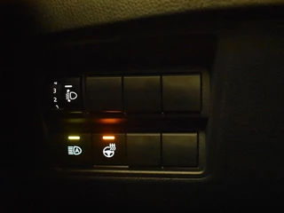 Toyota Yaris Toyota Yaris 1.5 Hybrid 130 Executive | Stuur en Stoelverwarming | PDC V+A | - afbeelding nr 28