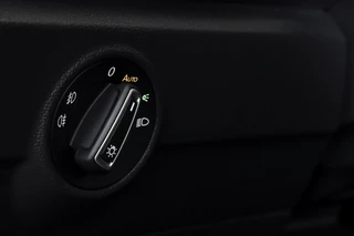 Volkswagen T-Roc Volkswagen T-Roc 2.0 TSI 190 PK 4Motion Sport - Automaat | Dig. Cockpit | Cruise Control | Stoelverw. | PDC | NAV + App. Connect | ECC | Afn. Trekhaak | LM 17
