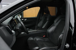 Volvo XC60 Volvo XC60 2.0 T8 Twin Engine AWD R-Design | Pano | Trekhaak - afbeelding nr 17