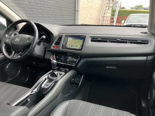 Honda HR-V Honda HR-V 1.5 i-VTEC Executive | navigatie | panoramadak | trekhaak | camera | stoelverwarming | all season banden - afbeelding nr 16