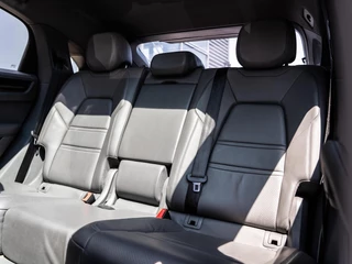 Porsche Cayenne Porsche Cayenne Coupé 3.0 E-Hybrid|PANO|SPORTCHRONO|INCL BTW - afbeelding nr 13