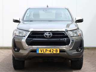 Toyota Hilux Toyota Hilux 2.8 D-4D XtraCab Professional Premium | Automaat | 3500 KG Trekg - afbeelding nr 2