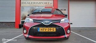 Toyota Yaris Toyota Yaris 1.5 Hybrid Dynamic Bi-Tone / FULL OPTIONS / ECC / Navigatie / Parkeersensoren v+a en camera - afbeelding nr 3