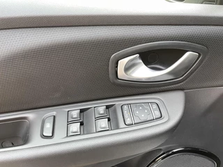 Renault Clio Renault Clio 0.9 TCe Intens GT-LINE LED KOPLAMPEN|CAMERA|R-LINK|KEYLESS|NAVIGATIE|BLUETOOTH - afbeelding nr 14