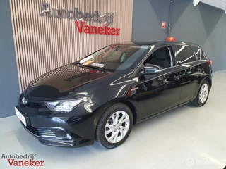 Toyota Auris - 411581030-0