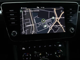 Škoda Superb Skoda Superb 1.4 TSI iV Laurin & Klement | Panoramadak |  Leder | Adaptive cruise | Canton Sound | Stoelverwarming | Standkachel | Carplay | Camera | Full LED | Memory - afbeelding nr 19