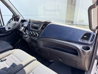 Iveco Daily Iveco Daily 35S16 2.3 Automaat Dubbele Cabine Trekhaak 3.5t Climate Control 7 Zitplaatsen Standkachel DC - afbeelding nr 10